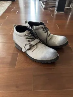 スエードチャッカブーツ