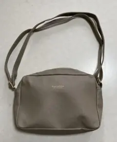 ベージュ ショルダーバッグ 合成皮革