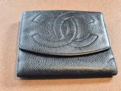 【正規品】CHANEL シャネル キャビアスキン ココマーク 二つ折り財布 黒のサムネイル