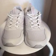 New Balance グレー スニーカー