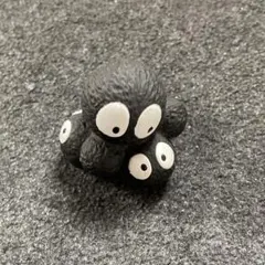 まっくろくろすけ　フィギュア