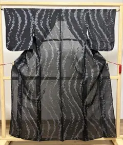 A 夏物 抽象模様 黒地 絽 紗 薄物 化繊 小紋 着物 K320のサムネイル