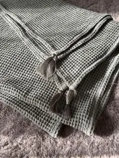 美品　H&M HOME ワッフルブランケット 100×150cm くすみグリーン