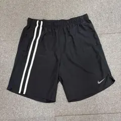 シミ汚れなし！ナイキ　ドライフィット　ショートパンツ　ハーフパンツ　XLサイズのサムネイル
