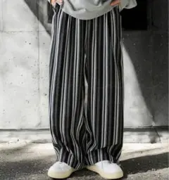 ストライプ柄パンツ