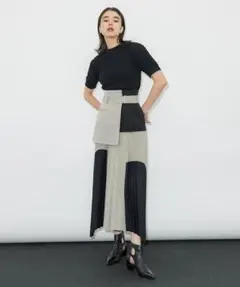 UNITED TOKYO tochigi ドームコルセットプリーツスカートのサムネイル