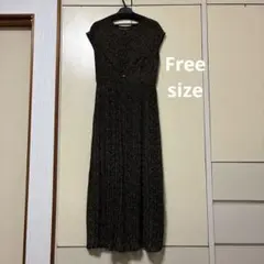 ノースリーブ　ワンピース　小花柄
