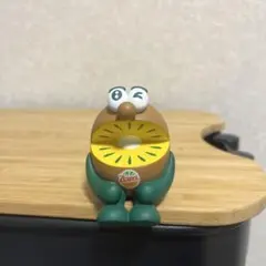 ゼスプリ　キウイブラザーズ　ゴールドキウイフィギュア