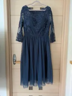 ネイビー 刺繍入り ワンピース オフショルダー