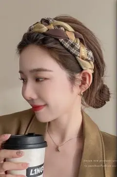 ブラウン系編み込みヘアバンド洗顔用カチューシャフリーサイズカジュアル髪飾り