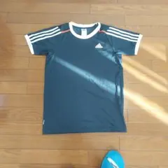 adidas ダークブルー Tシャツ Mサイズ