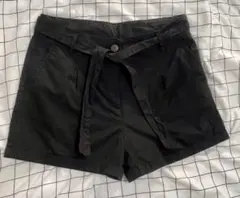 FOREVER 21 ブラックショートパンツ