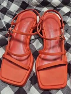 CHARLES & KEITH ストラップサンダル レッド(オレンジ寄り)のサムネイル