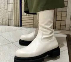 ダイアナ　ストレッチショートブーツ　アイボリー