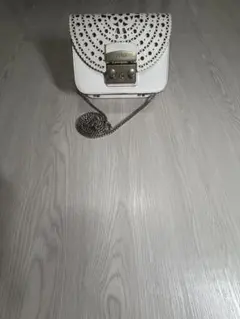 FURLA ホワイト　ショルダーバッグ