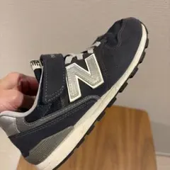 New Balance ネイビースニーカー　22センチ996