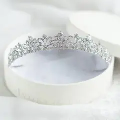 Ivory & Co. Elizabethティアラ