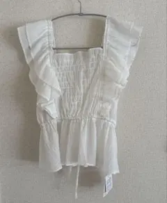 フリルペプラムブラウス