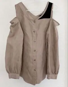 pumpkin portベージュ オフショルダースエード風 長袖シャツ