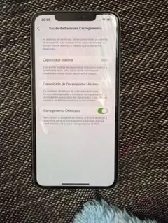 iPhone 11 pro max バッテリー80% ひび割れあり