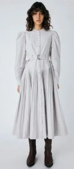 マウジー　ワンピース　新品　プリーツ