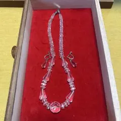 クリスタルネックレスとイヤリングセット