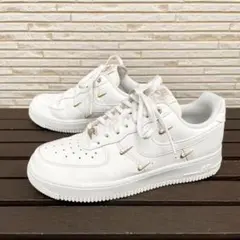 人気 NIKE WMNS AIR FORCE 1 ナイキ エア フォース ワン