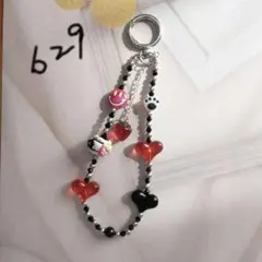【No.629】ビーズストラップ/ブラック＆赤、♡、スマイルマーク、肉球、苺