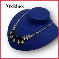 華やかさをプラス✨ティアドロップ型ネックレス 透明、黒、黄色