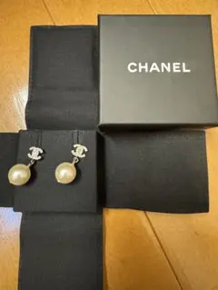 二*ん様 【正規品】CHANEL パール付きロゴピアス - メルカリ