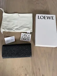 美品ロエベ　LOEWE 二つ折り長財布 黒 レザーアナグラム
