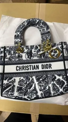 Item thumbnail for item 3d05206d-1d37-4736-aa73-9ed5c4731c5c