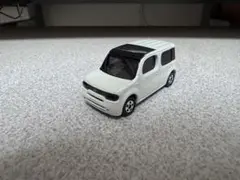トミカ 日産キューブ カラーサンプル ホワイトパール