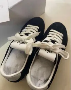 Item thumbnail for item 6263dc51-552f-41d1-8676-9b10b3d0a223