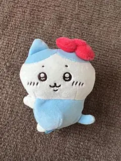 ちいかわ サンリオキャラクターズ ハチワレ ハローキティ 持ちますマスコット