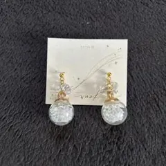 ガラスドーム ピアス ホワイトビーズ