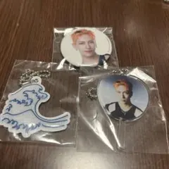 INI カプセルトイ 池崎理人ミニうちわ　ミニ缶バッジ　ストラップ