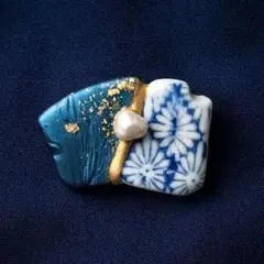 A.帯留め、 B.ヘアゴム または C.ブローチ モダン金継ぎ 陶器 一点物
