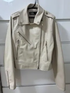 ZARA ホワイト ライダースジャケットxsサイズ