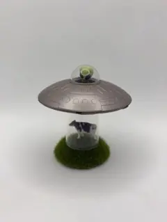 UFO アブダクション フィギュア 牛 宇宙人 Twitterでバズったおもちゃのサムネイル