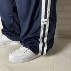 NIKE 刺繍ロゴ サイドライン 極太 ジャージ トラックパンツ ワイドパンツ