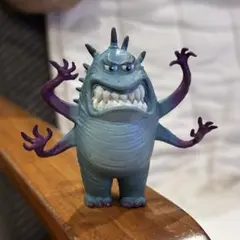 タデウス・バイル　モンスターズインク　ディズニー　フィギュア　ソフビ