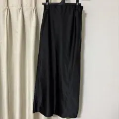 サテンアイラインスカート