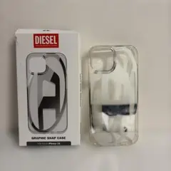 DIESEL iPhone 15用 GRAPHIC SNAP CASE