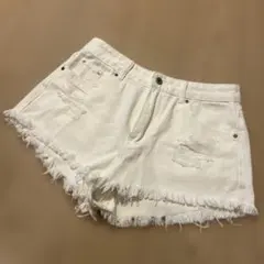 大きいサイズ　ホワイト　デニム　ショートパンツ フリンジ