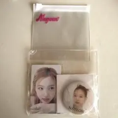 公*o様 NAYEON トレカ フォトカード 缶バッチ セット