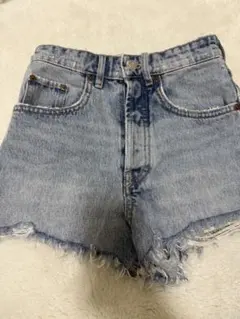zara ブルーデニム　ハイウエスト　ショートパンツ　ダメージ