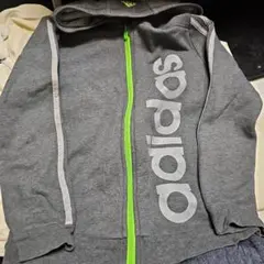 アディダス　パーカー