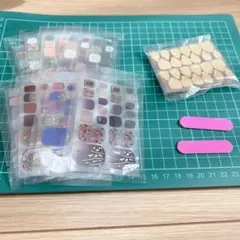 未使用　ネイルシート　ネイル用粘着テープ　キラキラ　ネイル　素材