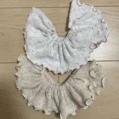 フリル付き　スタイ2枚セット